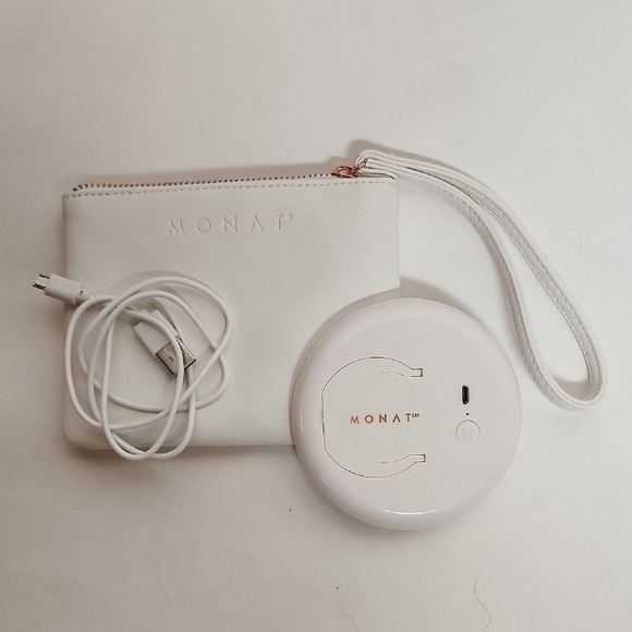 MONAT GLOBAL Accessories - Monat White Wristlet Pouch and Mirror Device Set With Charger